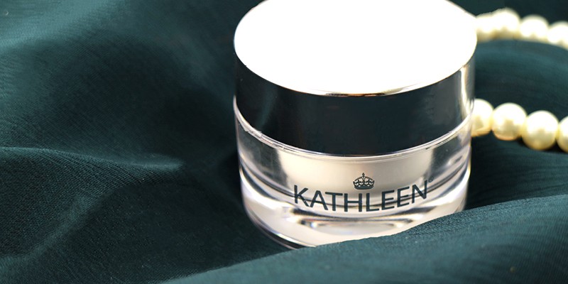 Luxurious Caviar Eye Cream with over 23 natural and organic active ingredients